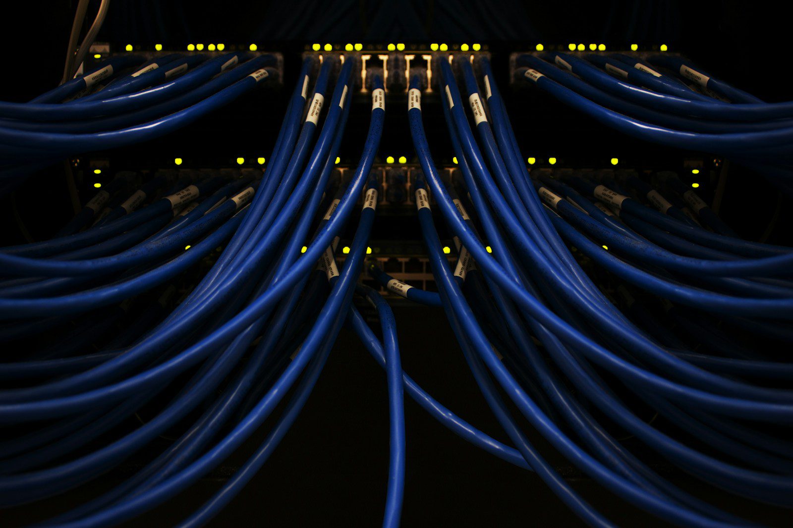 Datanetwerk en bekabeling: Cat6 of glasvezel kiezen?