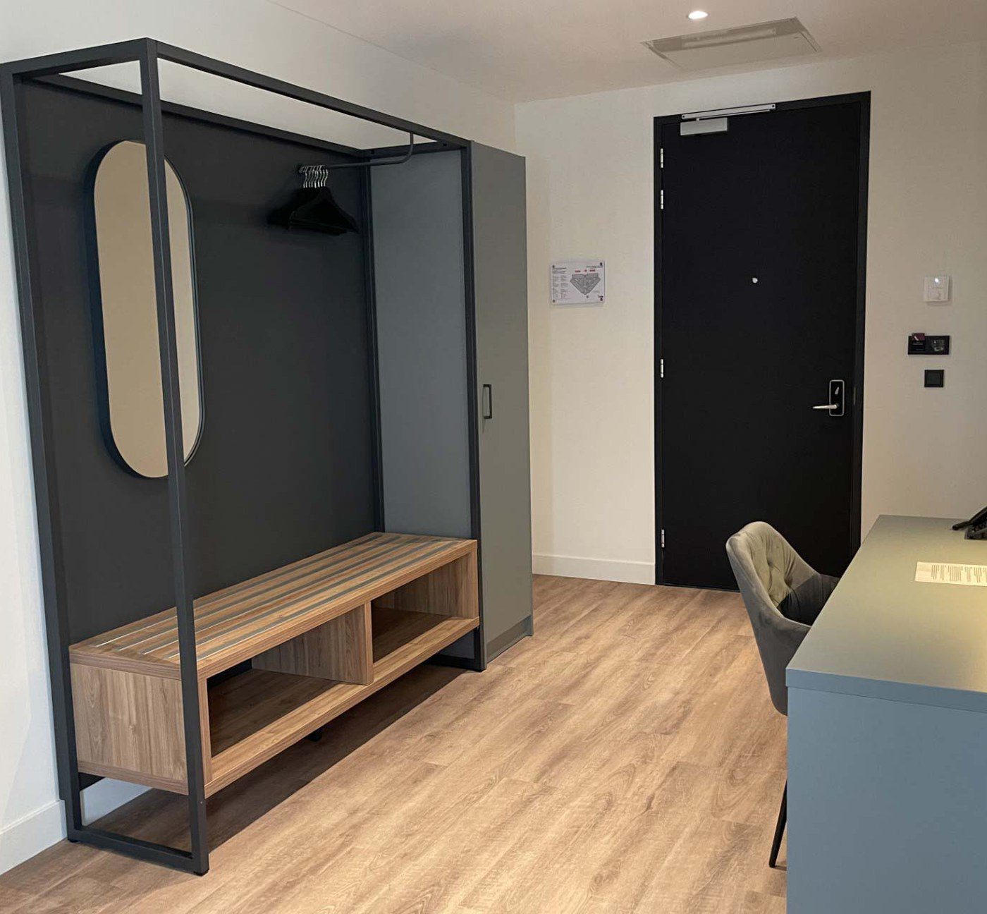Antareslaan - entree executive kamer
