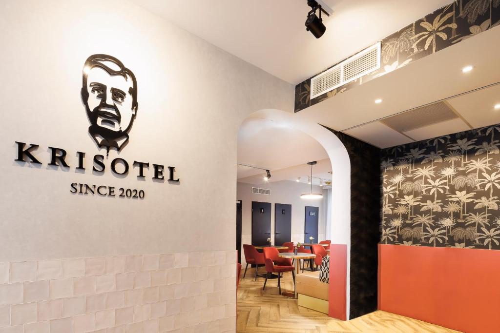 Hotel Paris &mdash; entree